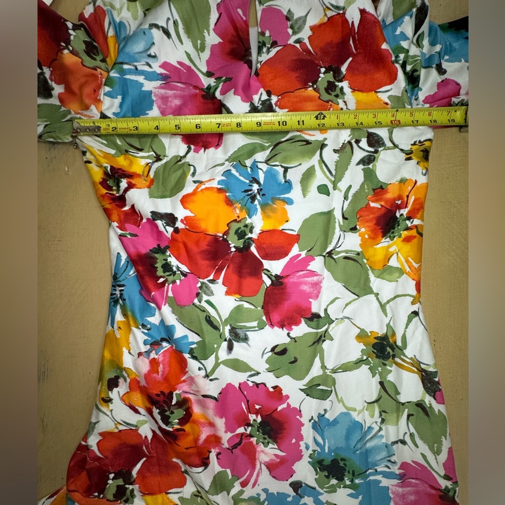 Issue Dress - Picture 5 of 6
